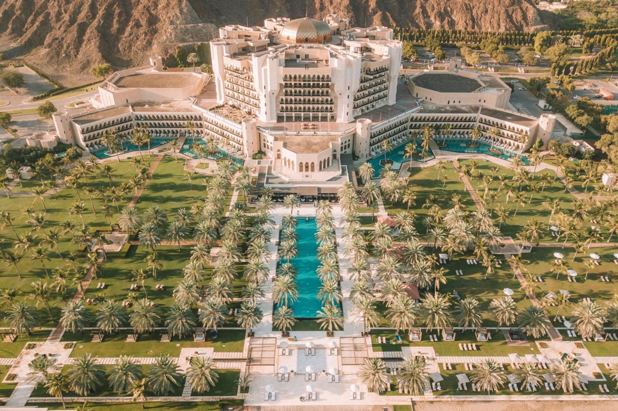 Al Bustan Palace, A Ritz-Carlton Hotel Maszkat Kültér fotó The Oberoi Dubai