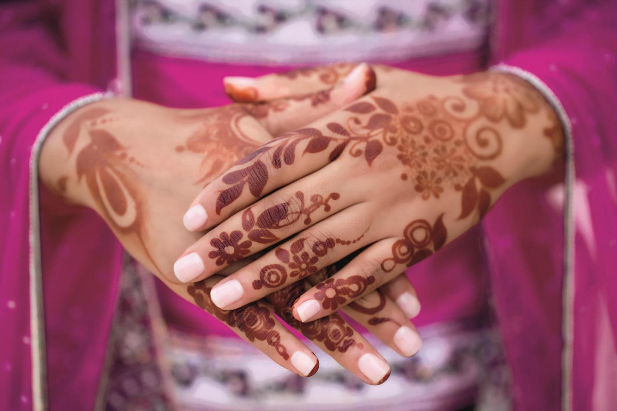 Al Bustan Palace, A Ritz-Carlton Hotel Maszkat Kültér fotó Henna tattoo