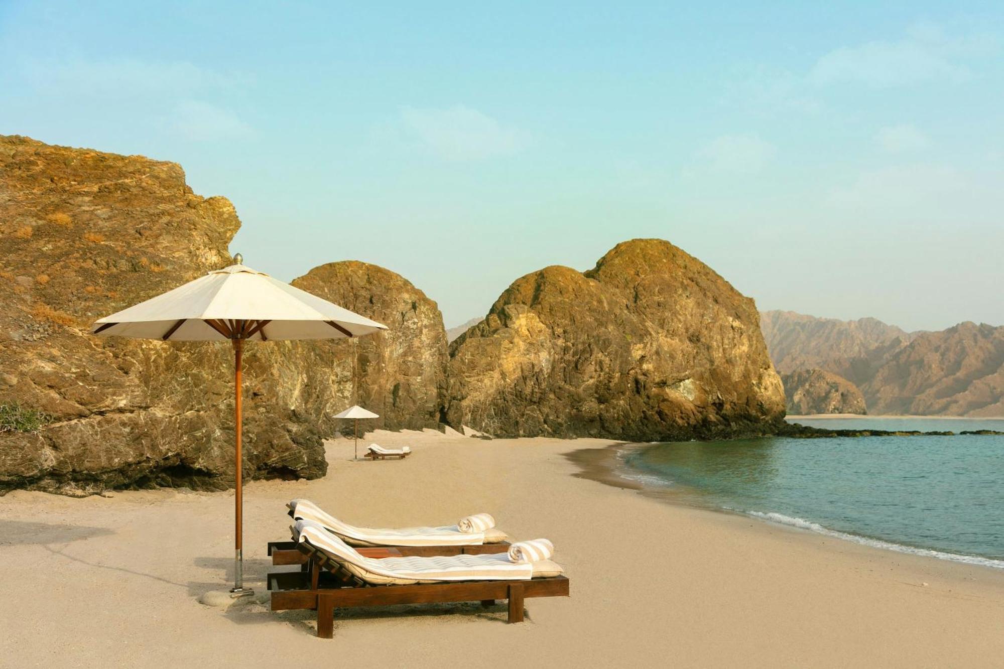 Al Bustan Palace, A Ritz-Carlton Hotel Maszkat Kültér fotó Beach at the Chedi Muscat